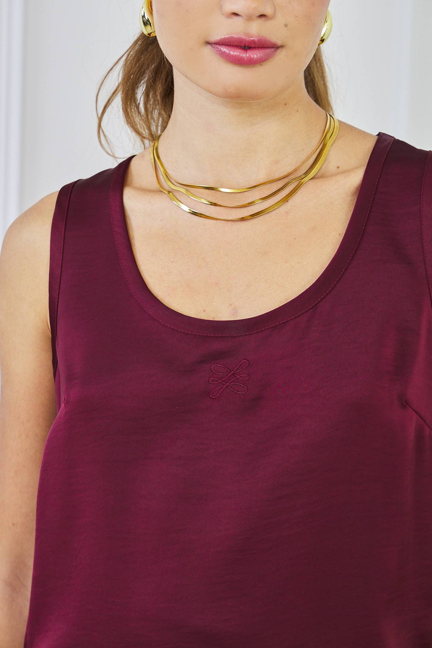 Satin tank top in Bordeaux