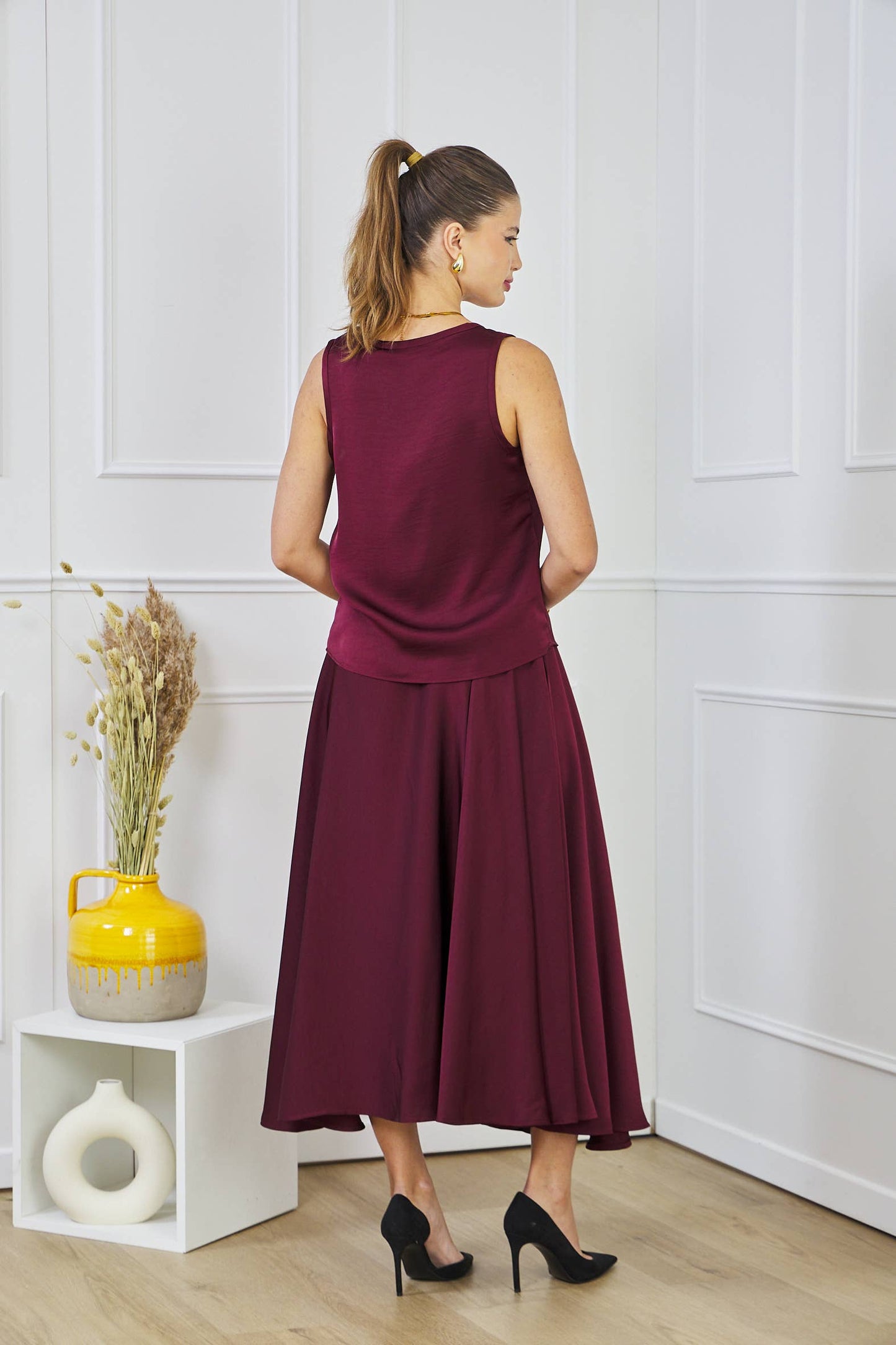 Satin tank top in Bordeaux