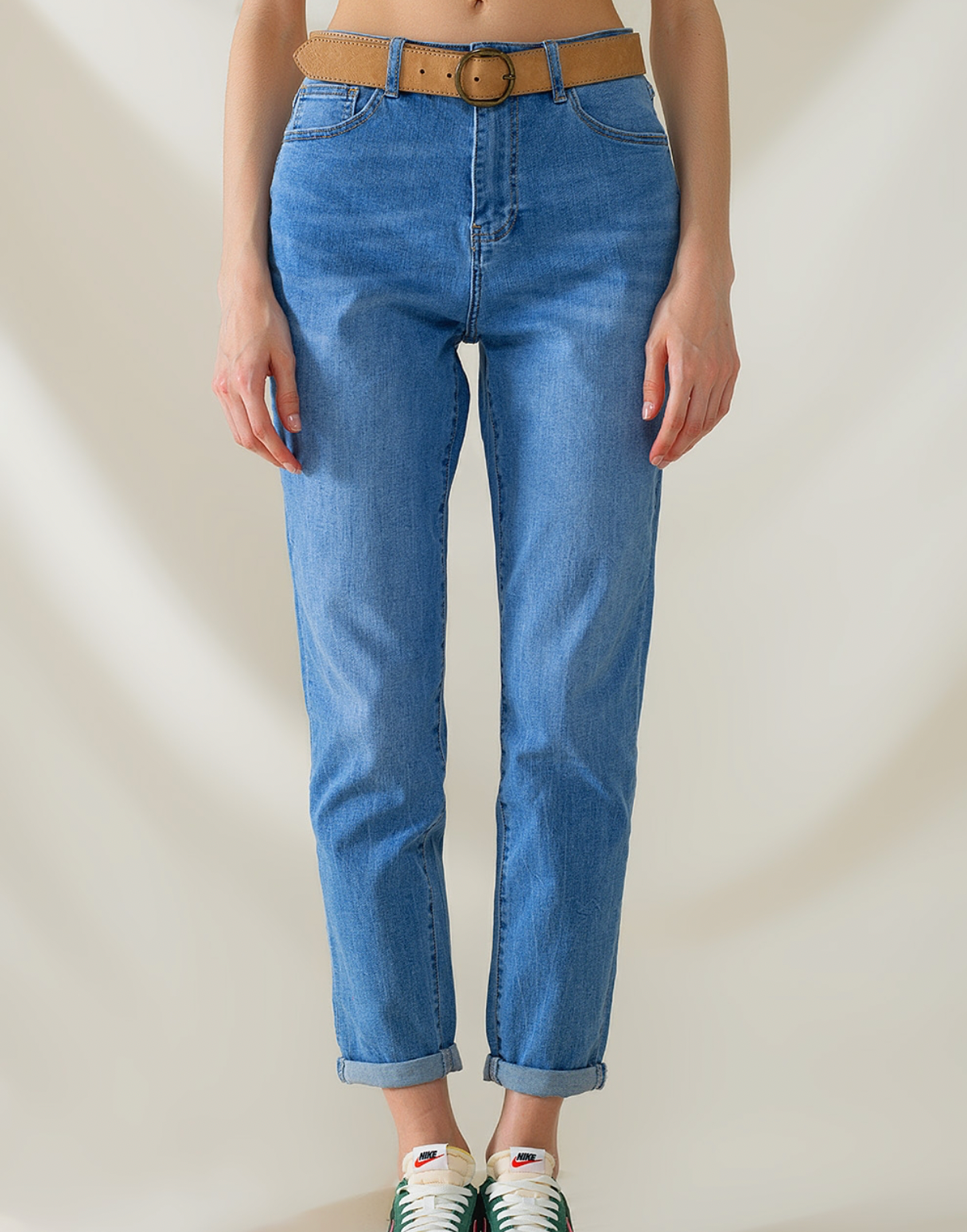 Mom Jeans in Mid Wash Blue