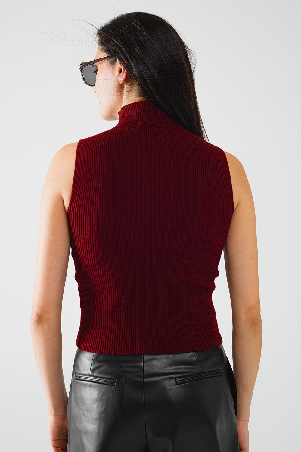 Sleeveless Vest Top in Burgundy