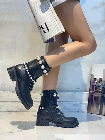 Pearl black boots