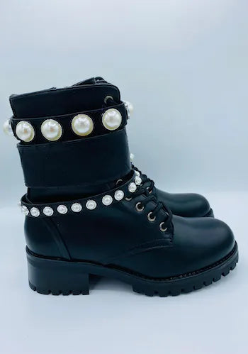 Pearl black boots
