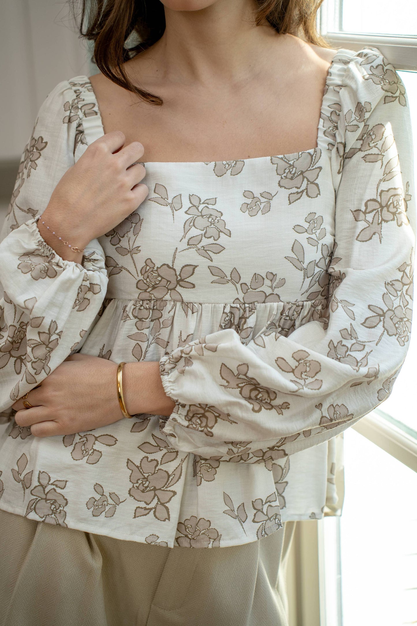 Floral halter top in beige