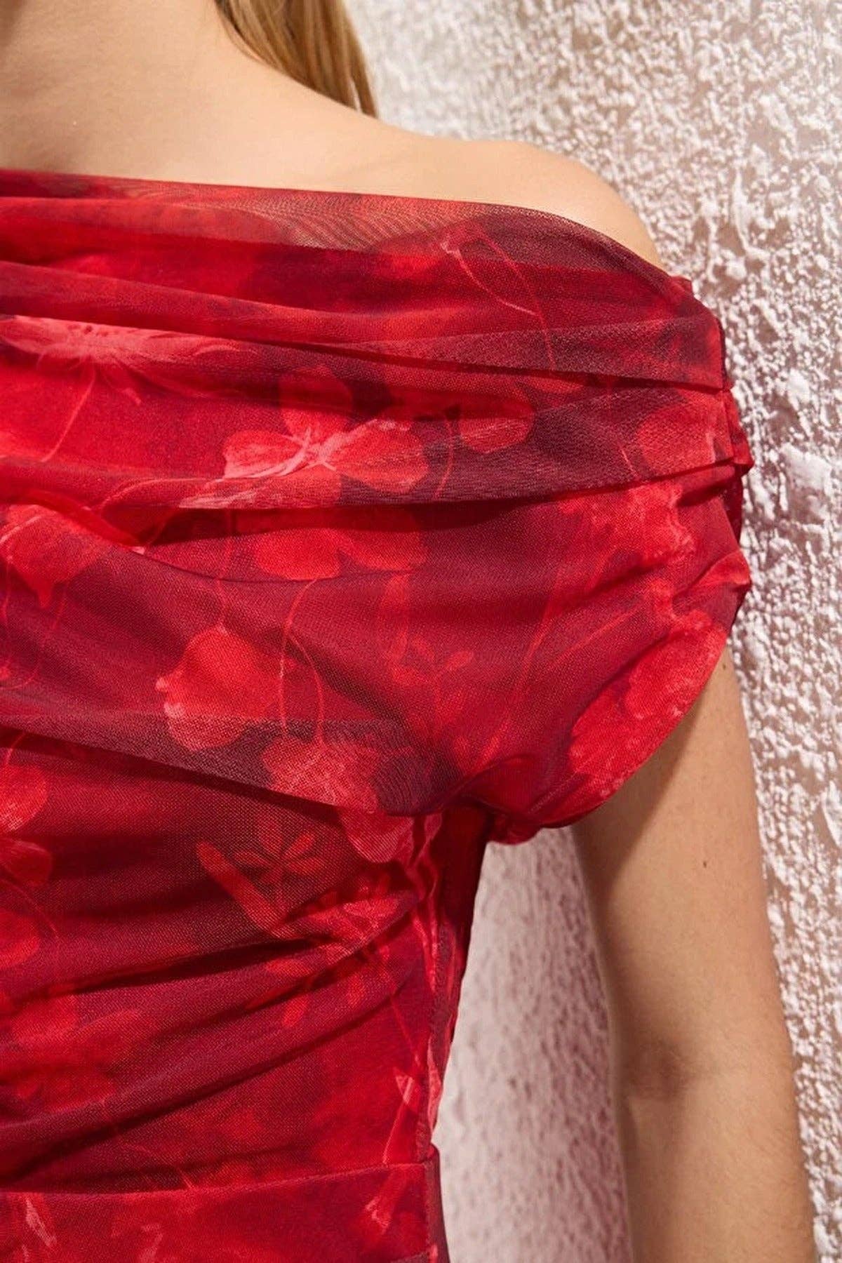 Wovcor Patterned Tulle Midi Dress in Red