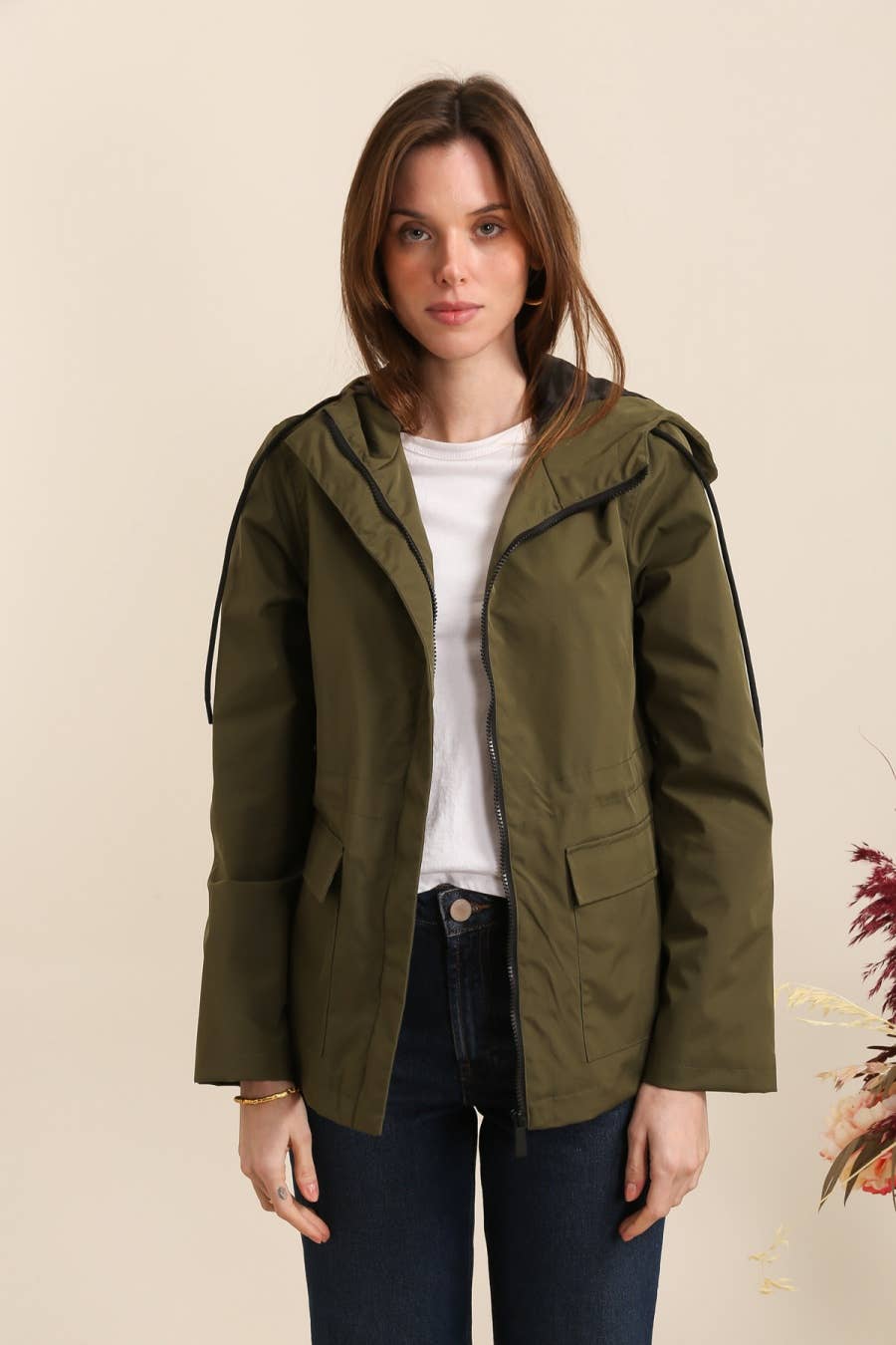 Short hooded jacket in Khaki