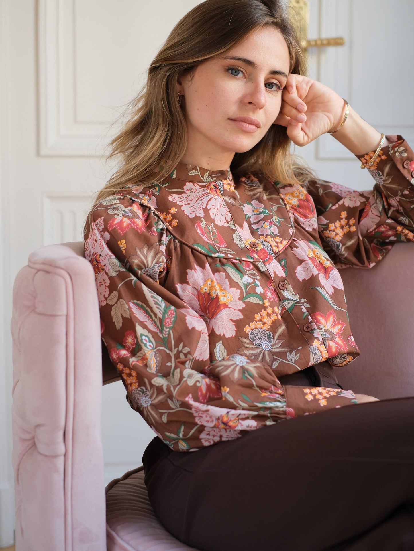 Blouse in Floral Brown
