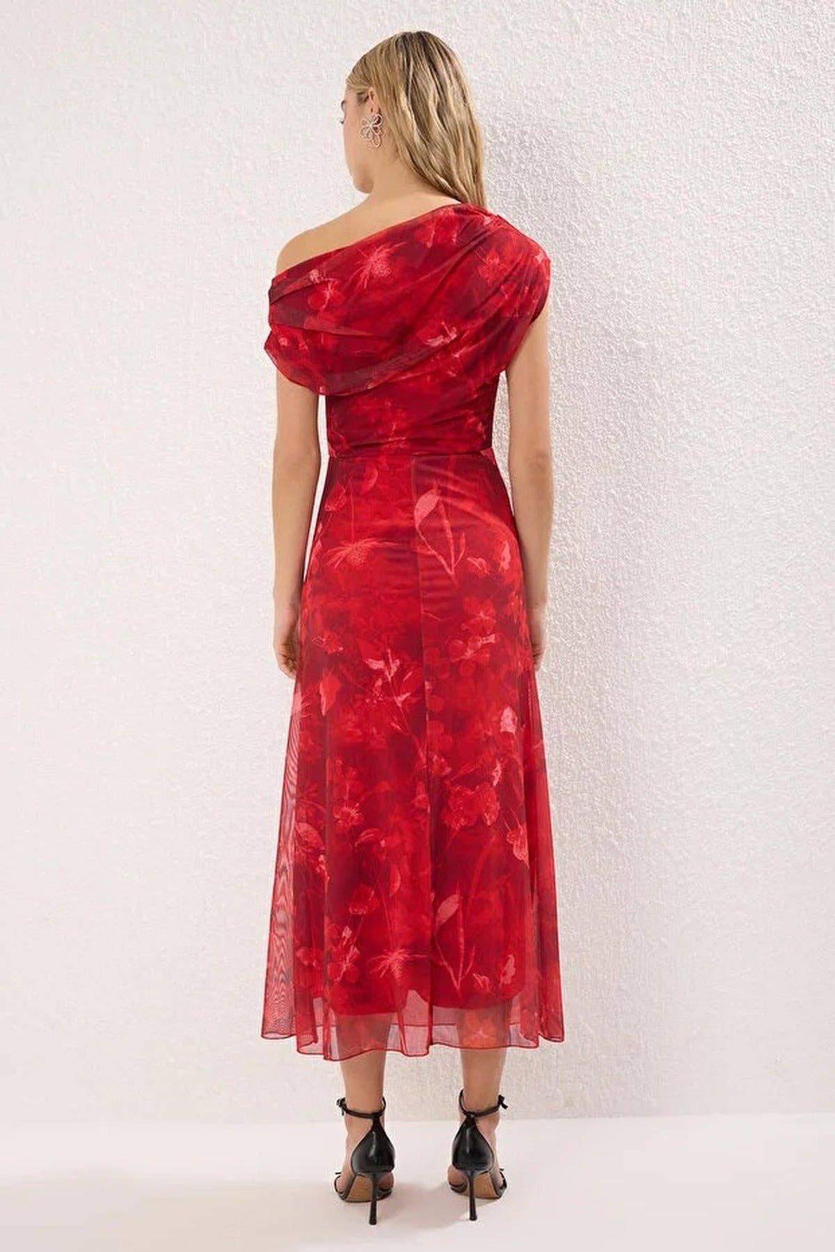 Wovcor Patterned Tulle Midi Dress in Red