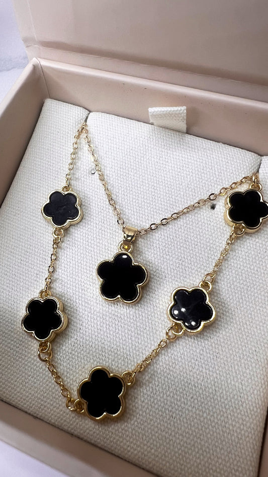 Clover Jewellery set in Black and Gold