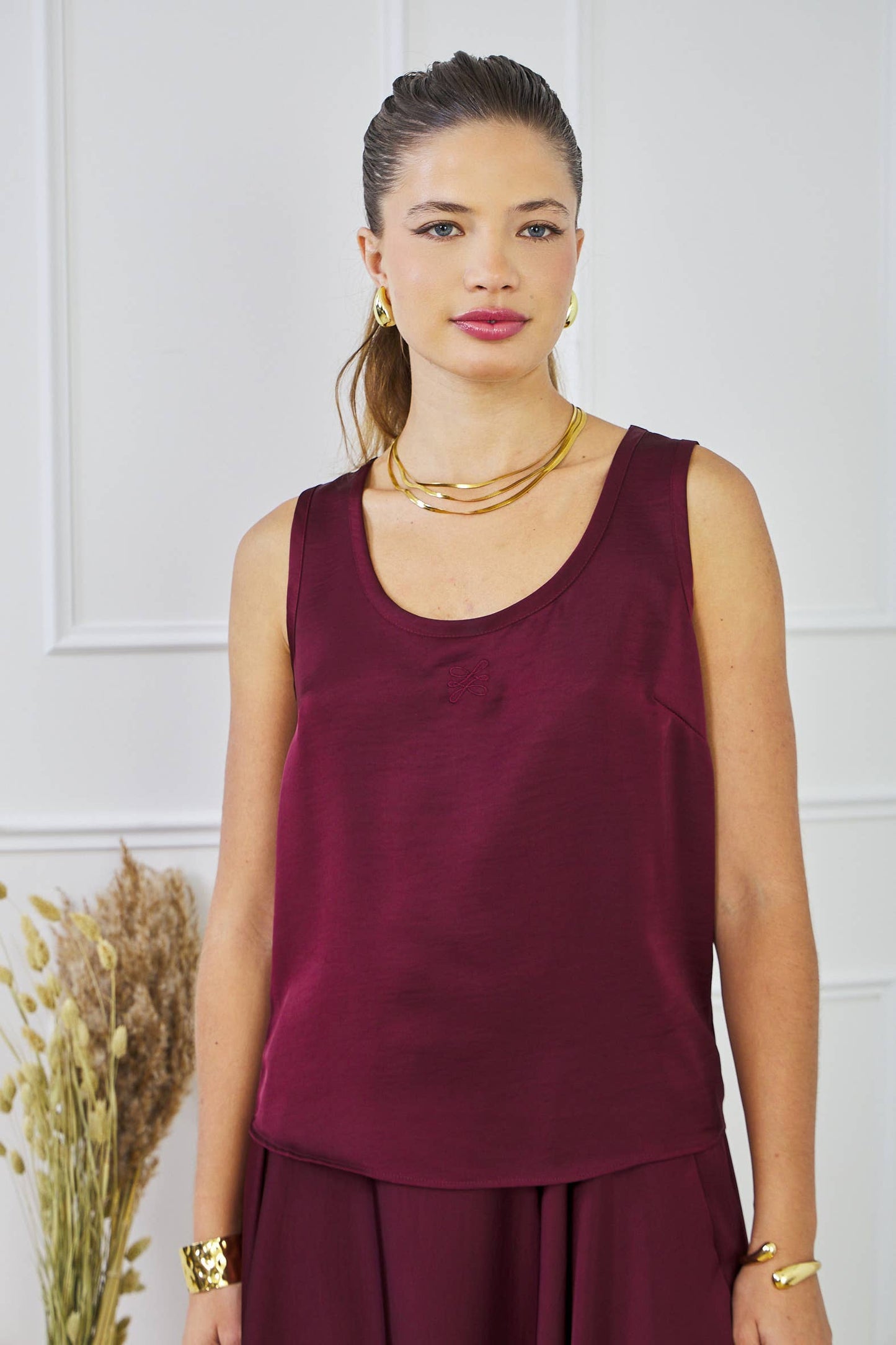 Satin tank top in Bordeaux