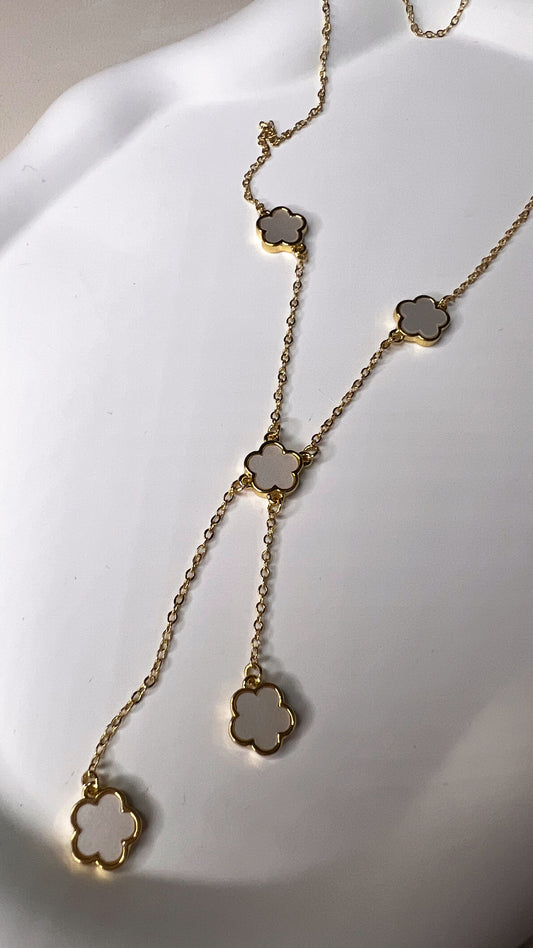 Drop Clover Necklace in Oyster