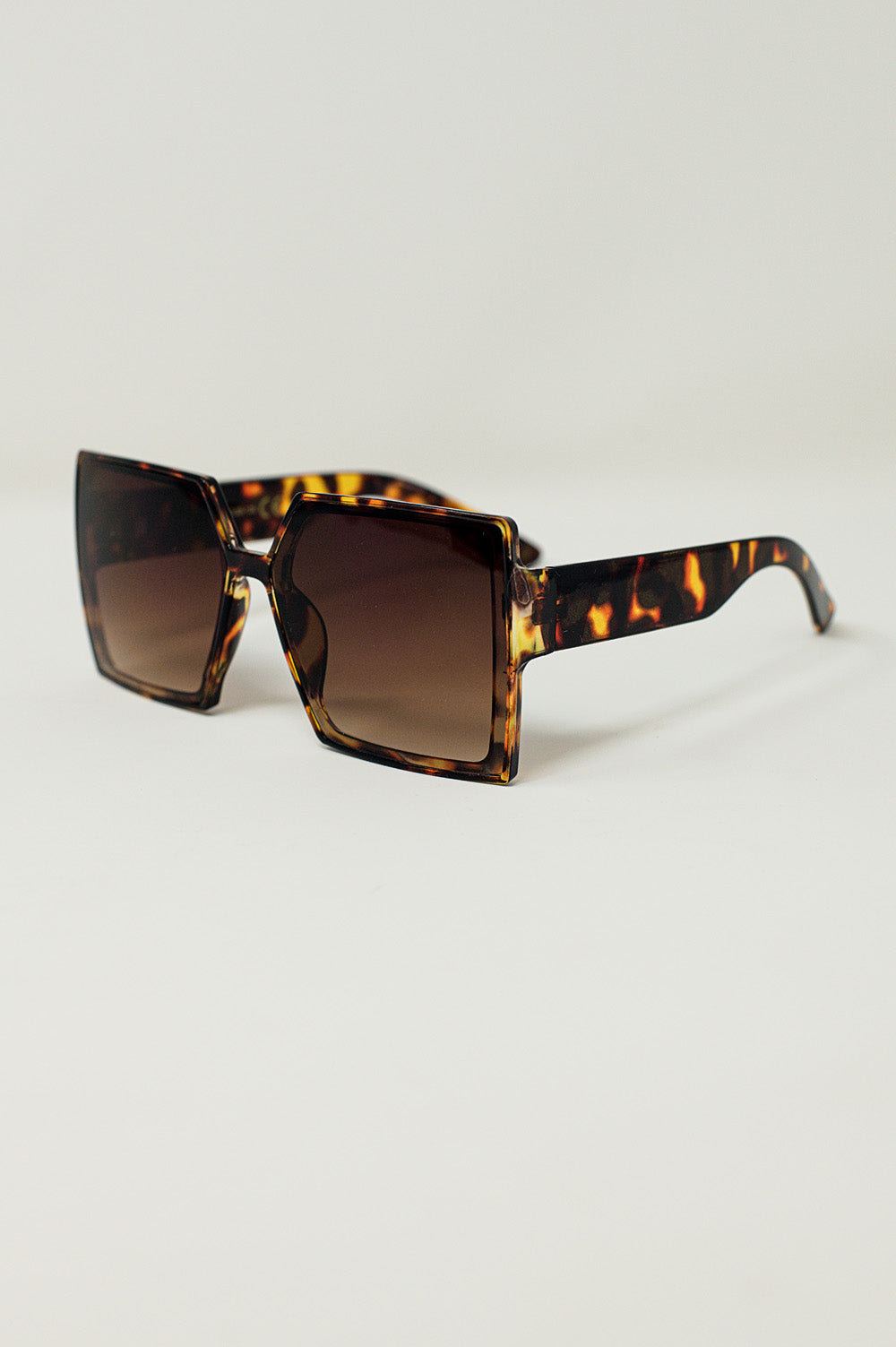 Oversized square sunglasses in brown