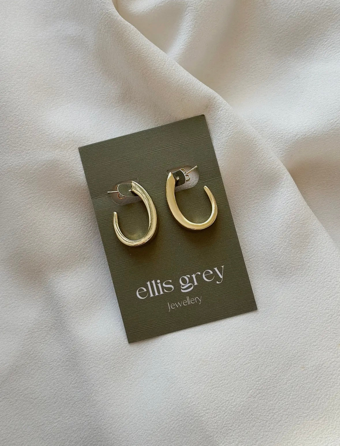 18k Gold Scoop Stud Earrings