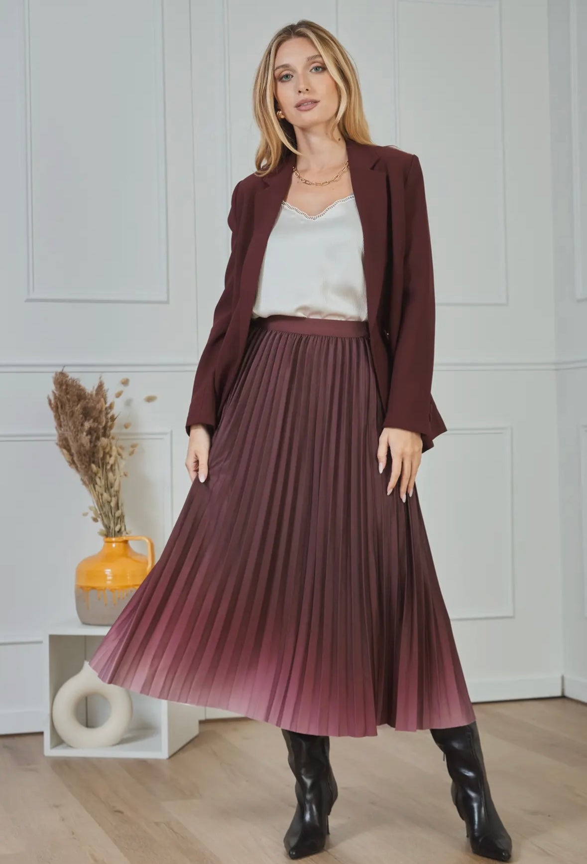 Pleated midi skirt in burgundy