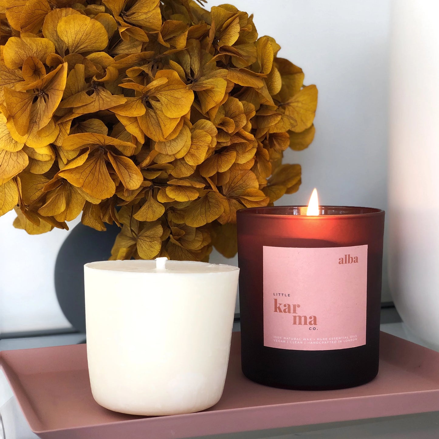 Alba balancing candle