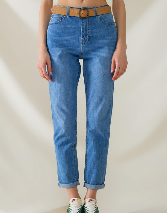 Mom Jeans in Mid Wash Blue