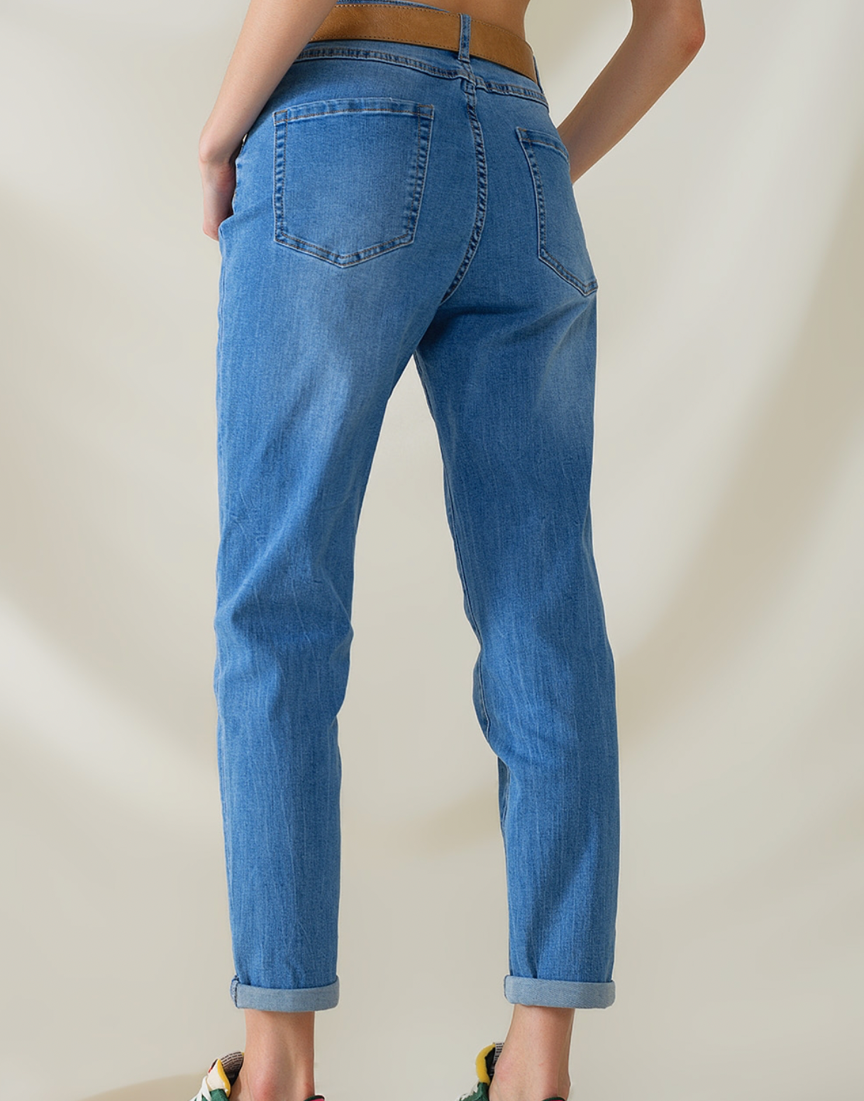 Mom Jeans in Mid Wash Blue