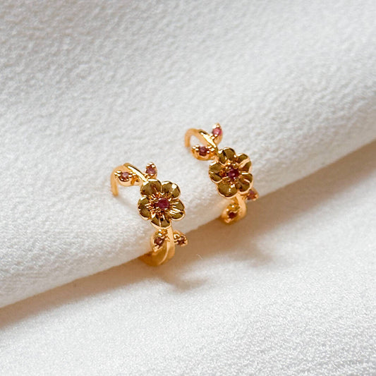 18k Gold Dainty Flower Huggie Hoop Earrings