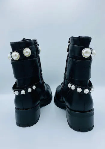 Pearl black boots