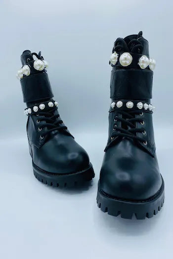 Black pearl top biker boots